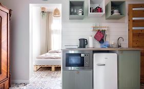 Bed&Beige Apartment / Kochanowskiego St